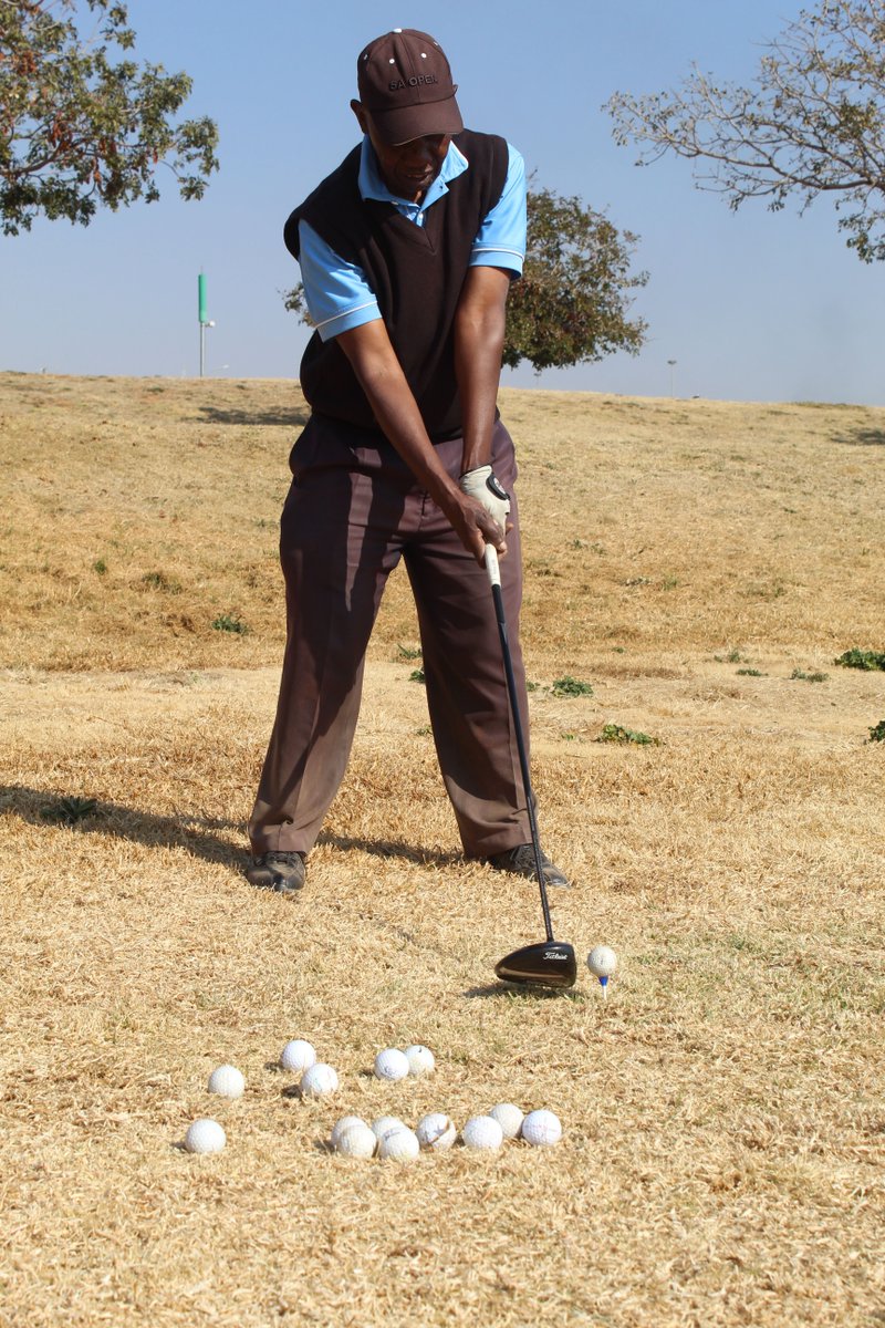 sgpikjeoepm51o's tweet photo. A technical audit ended, then I played golf at the orchard pavilion by the river trail. Under hazy twilight, screen noise gave way to steady control and physical headspace. #WorkdayGolf #GolfLifestyle https://t.co/0lu4BFTkxV