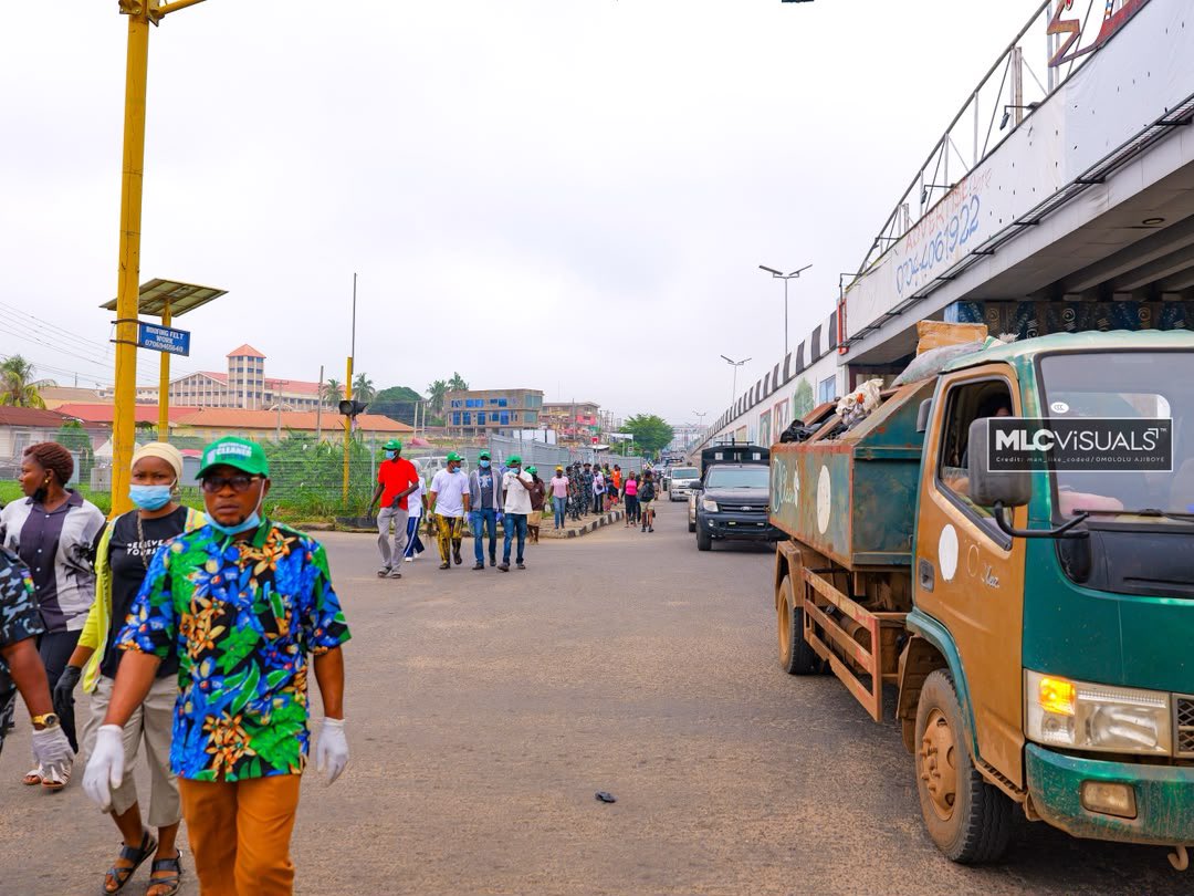 ossgclimate's tweet photo. OSUN MARKS WORLD CLEANUP DAY 2026 WITH CLEANUP FROM AYEGBAJU MARKET TO OLD GARAGE, OSOGBO
The Office of the DG and Special Envoy on Climate Change and Renewable Energy, Osun State Government, led a major street cleaning exercise in Osogbo today to mark World Cleanup Day 2026. https://t.co/d4H1l59Pui