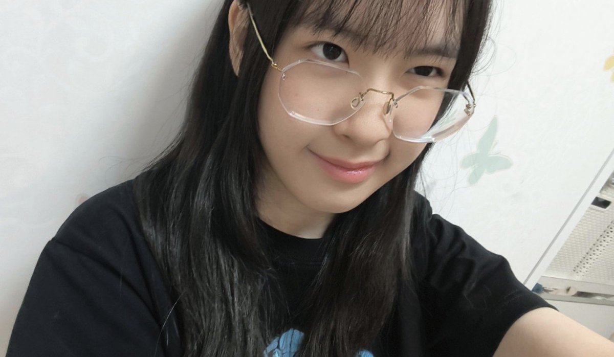Heidi_JKT48's tweet photo. #OTSUYANGGA BUAT SR HARI INIII !! 🥳🫶🫶🫶 iyaaaa ini papnyaaa wkwkk makaciii udahh nontonin akuu ngobrol 🥹🥹 yg pd bangun pagi semangat yaaa !! see u live again tmrww !! 🥹🫶🫶 https://t.co/NADW2IYmh1