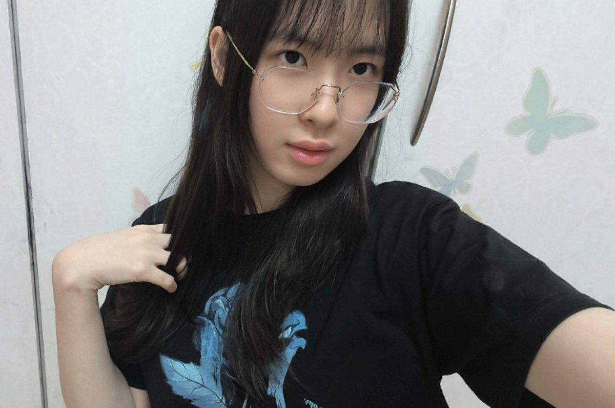 Heidi_JKT48's tweet photo. #OTSUYANGGA BUAT SR HARI INIII !! 🥳🫶🫶🫶 iyaaaa ini papnyaaa wkwkk makaciii udahh nontonin akuu ngobrol 🥹🥹 yg pd bangun pagi semangat yaaa !! see u live again tmrww !! 🥹🫶🫶 https://t.co/NADW2IYmh1