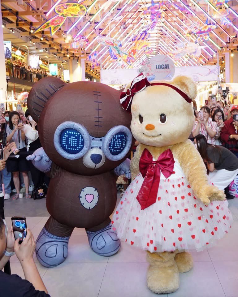 waralee1919's tweet photo. น้องเนยกับพี่ Click Bear มาเต้นเพลง Click ด้วยกันค่ะ 😊🧸

#Butterbear #น้องเนย #ClickJisooxButterbear #ClickJisoo https://t.co/2TatJW9E2m
