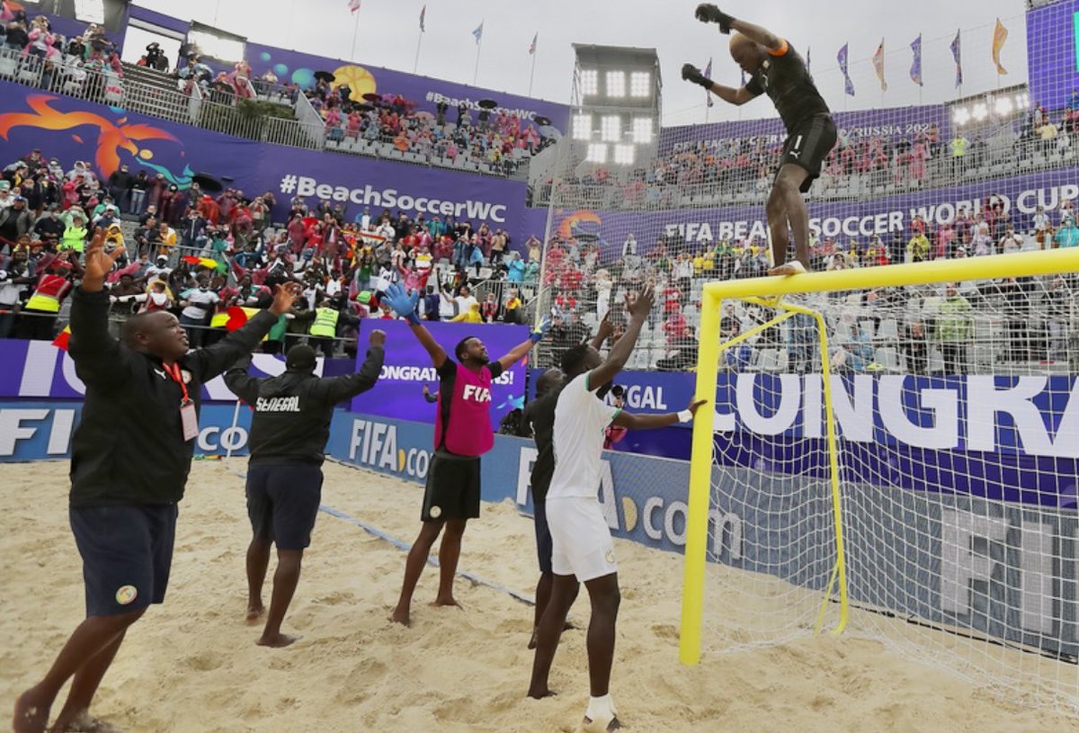 cobbo3's tweet photo. Egypt completely dominates the sport of squash on a global level; South Africa’s Springboks are a force in rugby; Ethiopia and Kenya rule global marathons. Kenya and Morocco dominate the steeplechase, Ghana and Nigeria lead U-17 football, and Senegal is a global beach soccer powerhouse. Now Africa needs to figure out how to lead the world in science, agricultural technology, economic growth, good politics, and curbing the theft of taxpayers' money.