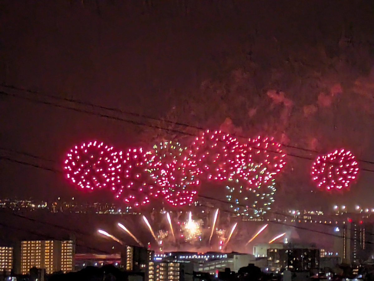 Norimitsu738's tweet photo. かなさ花火、息子の発熱で行けなかったけど遠くで観ることが出来ました！
#かなさ花火 https://t.co/slPOmSu1yB