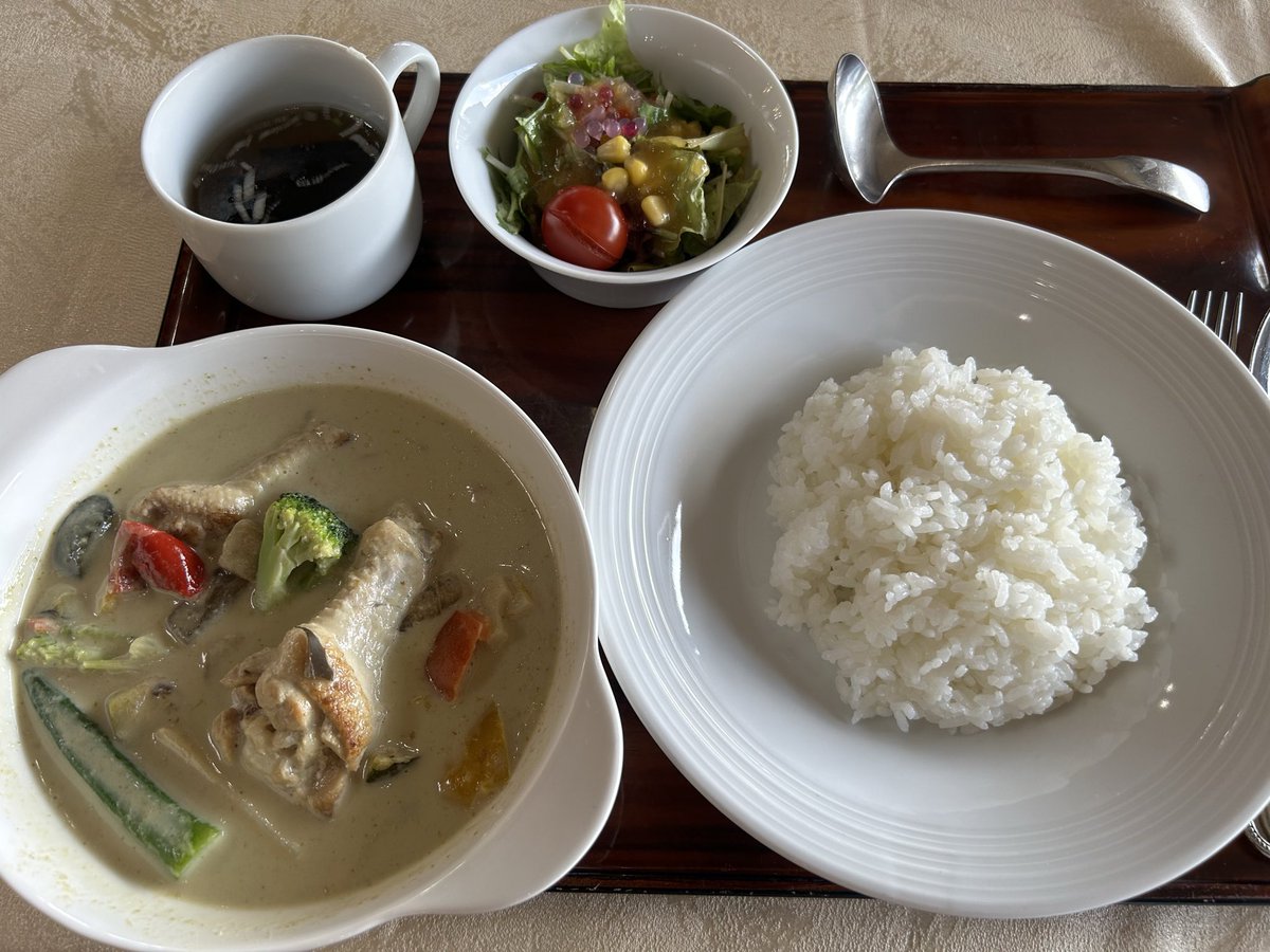 mmikio3's tweet photo. #富岡倶楽部
#手羽元と夏野菜のグリーンカレー https://t.co/a7O2fzTx7k