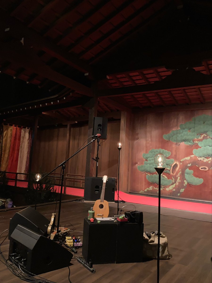 pipinoco's tweet photo. 知久さんの能楽堂ライブ良すぎた…
土曜出勤終わりでギリギリ駆け込み。間に合って良かった。
色々噛み締めつつ黒ラベル⭐️🍺
#宅飲み https://t.co/qXKLzAyLmU