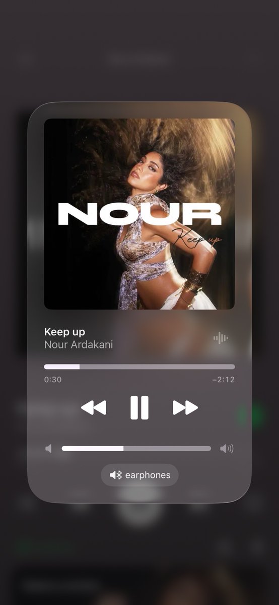 Fefawaves's tweet photo. Ouvindo pra ajudar minha fav a pagar o aluguel https://t.co/5h7abIySOJ