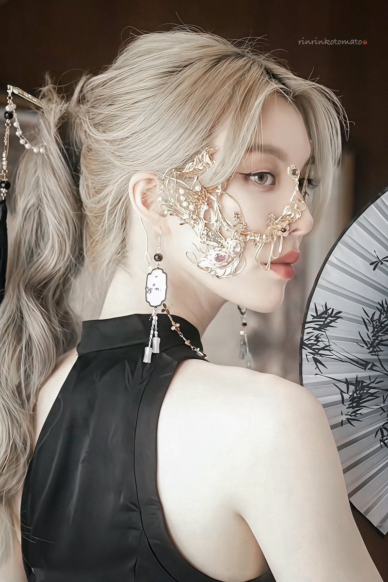 PrincessnLO's tweet photo. Good morning/evening beautiful JKRS just blessing the TL with beautiful sexy women 💜

#LingOrm https://t.co/bfnaQhp9X0