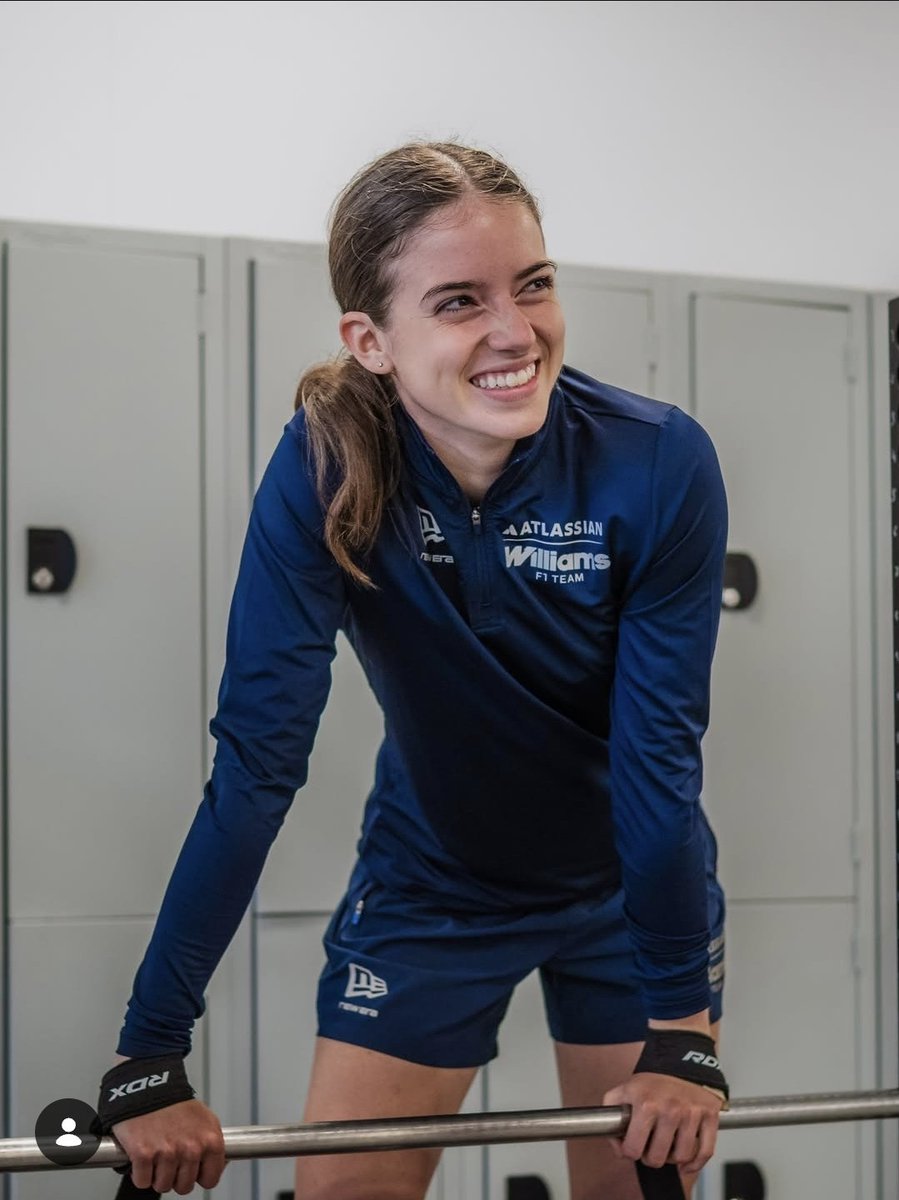percy_wolff's tweet photo. JADE JACQUET 🇫🇷 ÉCRIT L'HISTOIRE !

À 16 ans, la Nordiste décroche sa 1re victoire en F4 France, championnat mixte, en résistant au champion du monde de kart Thibaut Ramaekers 🇧🇪 sur la course 2 à Lédenon.

1re victoire d'une féminine dans l'Histoire de la F4 France !!! https://t.co/zyxwxKKlFm