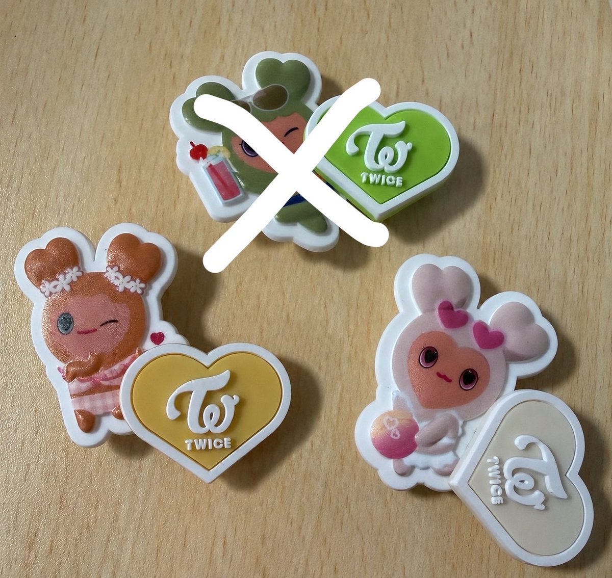 kanimelonsoda's tweet photo. twiceサンダルチャーム

譲　ジヒョ、ダヒョン
求　チェヨン

#twice交換 https://t.co/PmFj3LyHrV