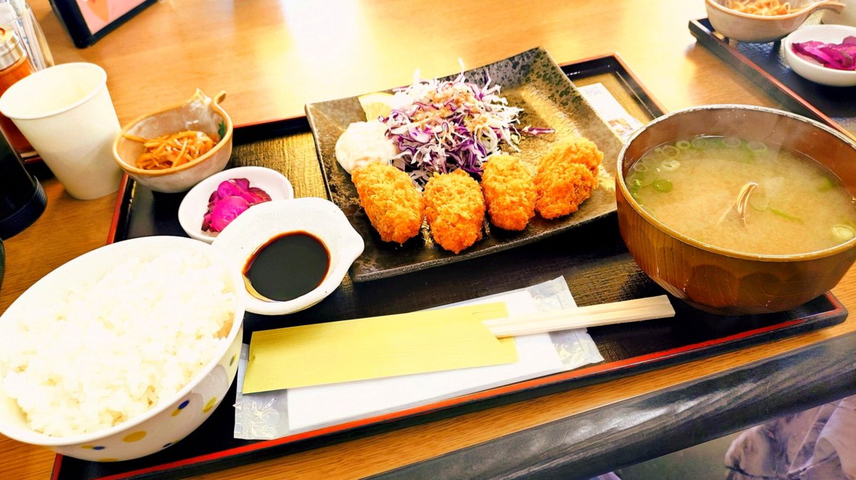 Barrasa71's tweet photo. たぶん握力だけで逆上がりやってるから、体重が軽いうちは出来るけど大きくなるとちゃんと覚えないと出来ない。 https://t.co/zdCFLEYrCT