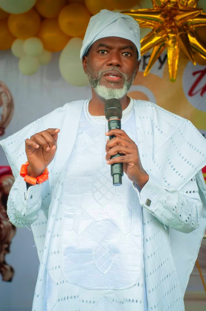 renoomokri's tweet photo. Do you see how our individual investments in the Dangote Refinery IPO have raised the Nigerian Stock Exchange's value by almost 10% to ₦162.16 trillion? The same thing will happen to the value of the Naira and the total capitalisation of our Gross Domestic Product, every time we patronise made in Nigeria goods and services.

Aso oke from Iseyin 
Designed by me especially for my beloved mother's 90th birthday 
Tailoring from Lagos 
Coral fashioned from Warri
Embroidery from Isolo
Walking stick from Sapele 
Shoe from Wuse Market, by way of Lagos 

Drive Nord
Call with Glo 
Build with Dangote and BUA
Eat breakfast with Nasco 
Lunch and dinner with rice grown in Nigeria
Go on dates at Tantalisers and Suya spots
Drink Zobo 
Celebrate with palm wine
Shop at local markets 
Fly Ibom Air and other Nigerian carriers over Air France, KLM, or Lufthansa 
Eat cassava bread over foreign wheat bread 
Watch Shooting Stars and Kano Pillars 
See Nollywood movies at Silverbird
Stream Nigerian music 
Wear aso oke, Kafuna textiles, Adire, agbada, or Babanriga 

Believe in Nigeria and #GrowNairaBuyNaija. May God bless you and the Federal Republic of Nigeria.

Bemigho Reno Omokri