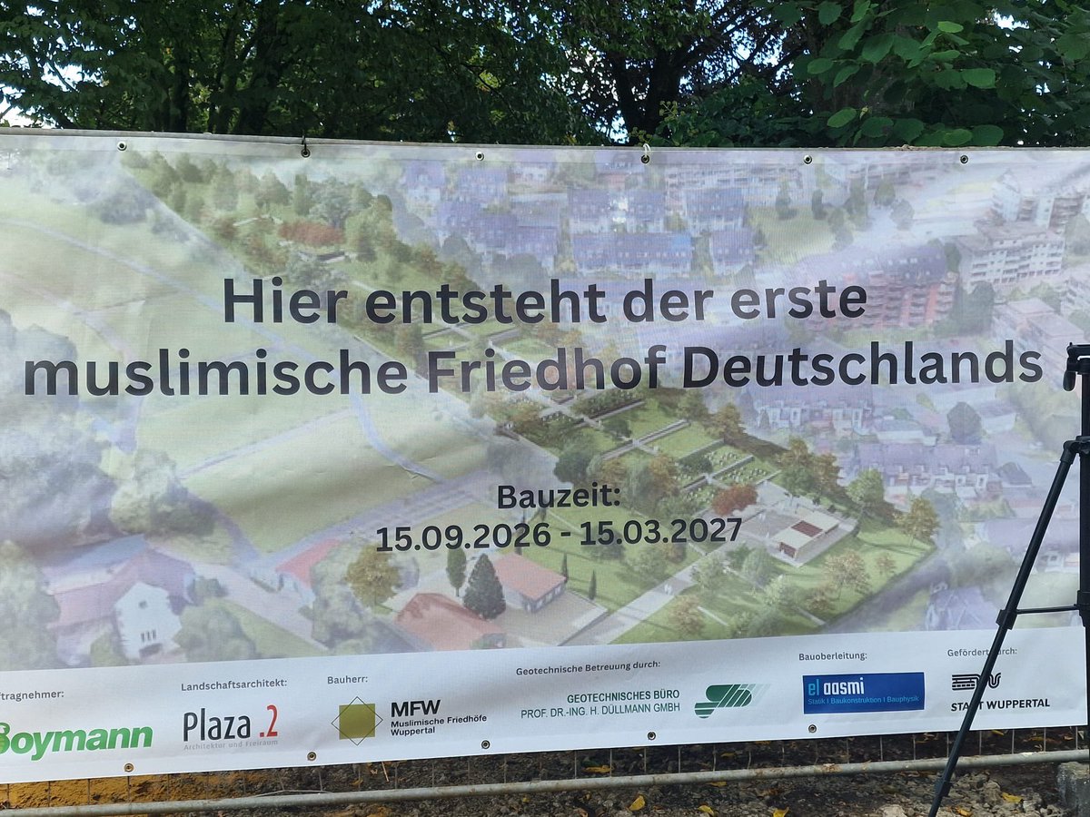 KRMuslime's tweet photo. Historischer Spatenstich: Deutschlands erster muslimischer Friedhof

Mit dem heutigen ersten Spatenstich entsteht in #Wuppertal Deutschlands erster muslimischer #Friedhof in eigener muslimischer Trägerschaft. 

Zur ganzen Erklärung: https://t.co/R6uCA1z7Gx https://t.co/hb9XWbpX2j