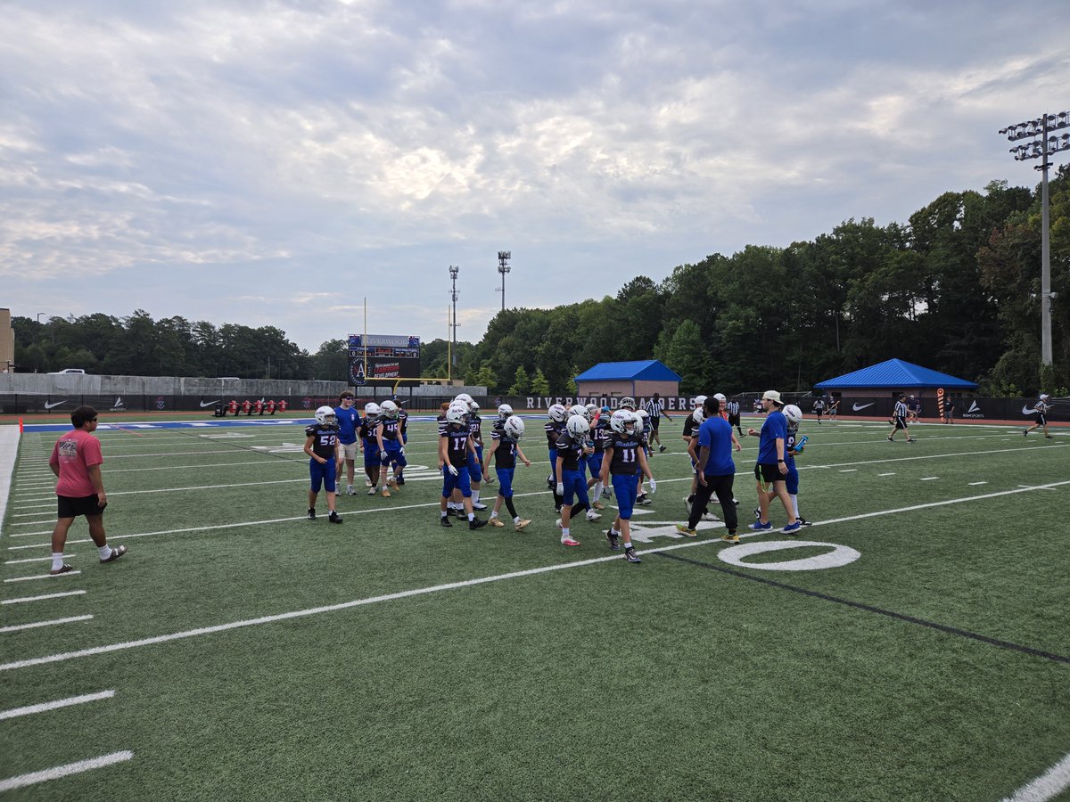 jc_coachcoffey's tweet photo. Great day for some football @PatrickHope73 doing a great job with our Jr. Raiders

#FIGHT https://t.co/RhVNO5AziQ