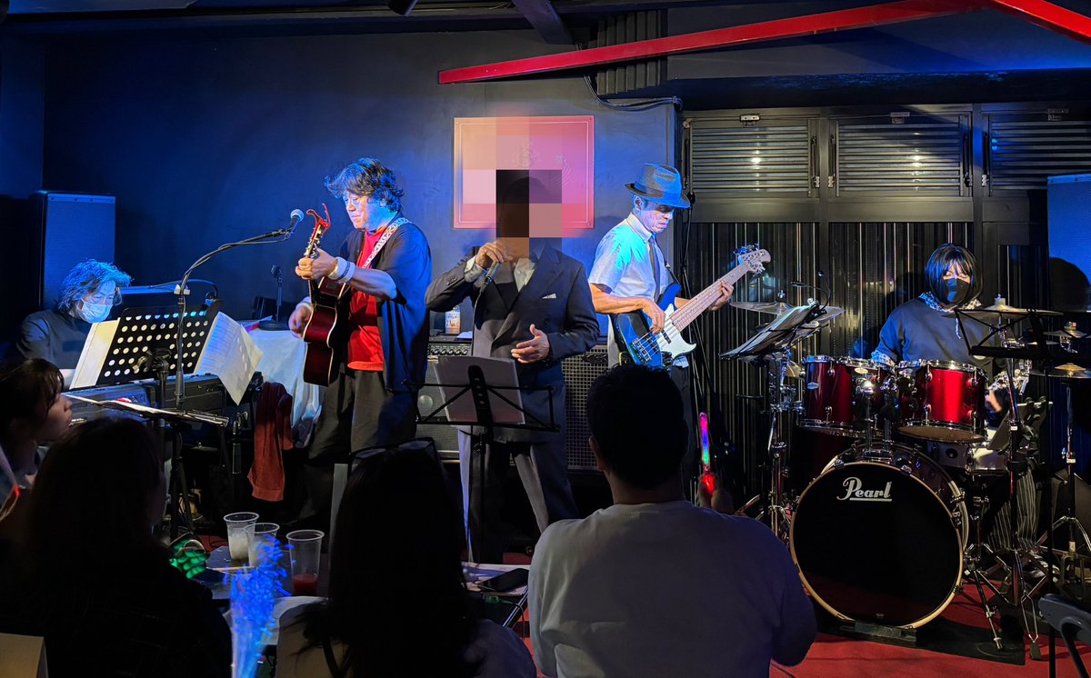 R_voitore's tweet photo. 取り急ぎ‼️🤗
本日の生演奏LIVE発表会🎤無事に大成功で終了いたしました🥰
ほっこり、あたたかい気持ちになりました。これからも音楽の輪を楽しみたいです🎶
リハーサルから本番、打ち上げまでお世話になりました😍
#ボイトレ
#マンツーマン
#なんば
#YouTube
#50代 https://t.co/ak7OQuSviY