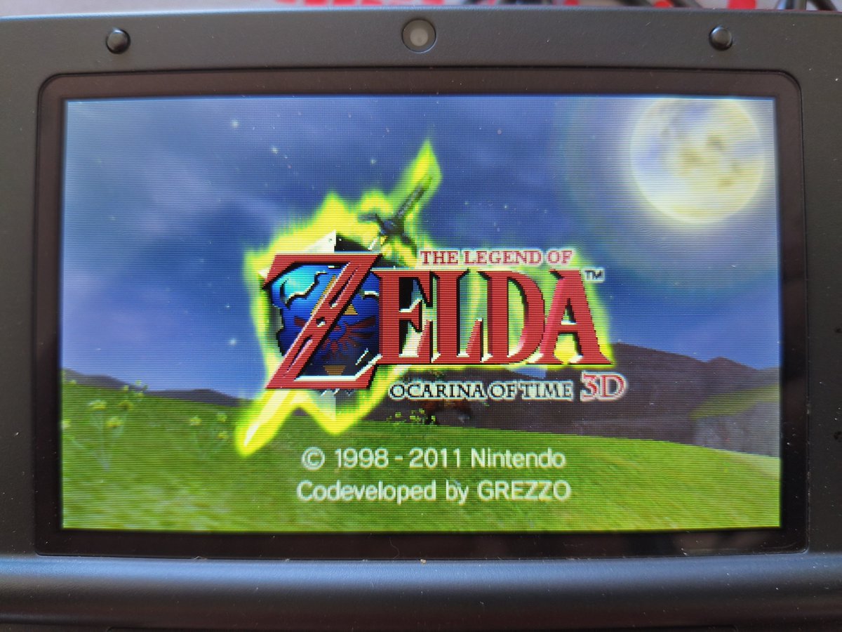 lopogamu7's tweet photo. The Legend of Zelda: Ocarina of Time 3D superado. 🗡️ Una aventura que sigue siendo fantástica: exploración, puzles, mazmorras memorables y una banda sonora inolvidable. La versión de 3DS le sienta de maravilla. Un clásico que merece mucho la pena jugar. 💚 #Zelda #Nintendo3DS https://t.co/TpWmcJkZK1