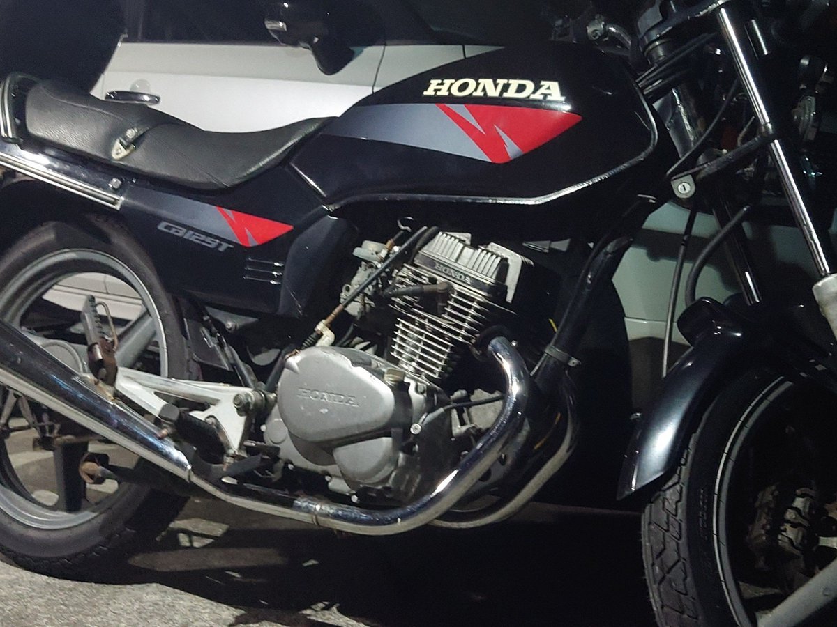metasuralove's tweet photo. 夜の2気筒
#CB125T https://t.co/KSyE3VJcXH