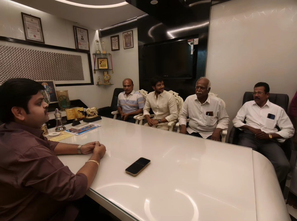 RamCinemas's tweet photo. We are very much Delighted to have #Team #LeninPandiyan in our #RamCinemas for Pre Release Promotion 💥
#RamCinemas wishing Team Lenin Pandiyan for Great Success 💐 https://t.co/5vXtfIO3NT