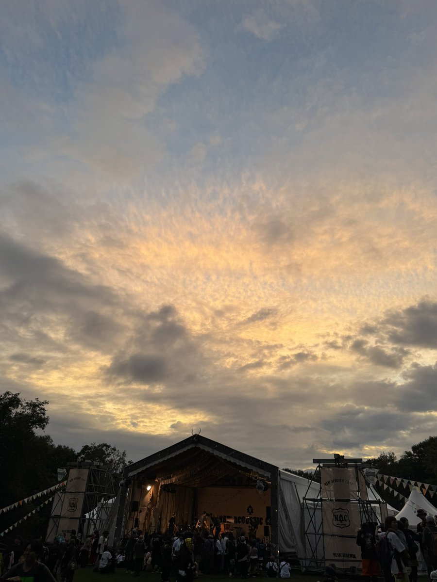kaba_kabakaba's tweet photo. エルレ後のきれいな空 https://t.co/KvqNURSFGf
