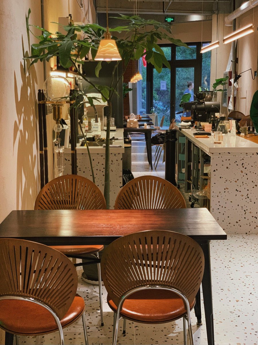 Cristophersgvl's tweet photo. Descubrí una cafetería con café de origen y pasteles veganos Todo un nuevo placer para el paladar!， https://t.co/ejCK0SlbLj