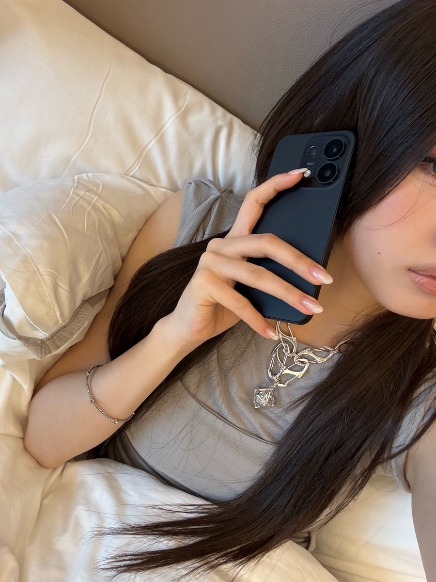 rorainlilac's tweet photo. 📸 | 260919 #RORA Weverse Update.

〝 Terima kasih, OPPO🖤
sayang kalian, MONSTIEZ🫶🏻 〞 https://t.co/qZCXIp8q8k