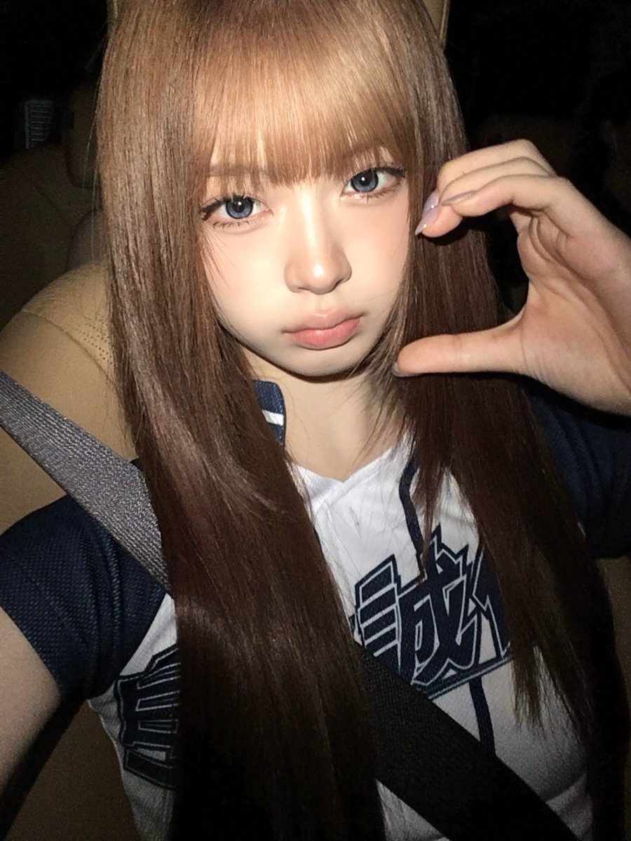 pinii18_'s tweet photo. 키키의공식연상킬러님 셀카오셧다 https://t.co/OZpCCutkVV
