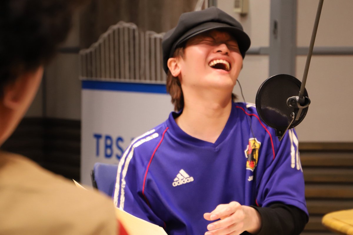 radio_talkabout's tweet photo. #トークアバウト 生放送中🍌

🪄おじいちゃんがイケメンなのは
　関係ない...
🪄ちょっと古めのもの？

正解は・・
USJで沢山のミニオンのオブジェを作った！！

#カナメストーン
https://t.co/HY55vrNJV3 https://t.co/c35i5o70iw