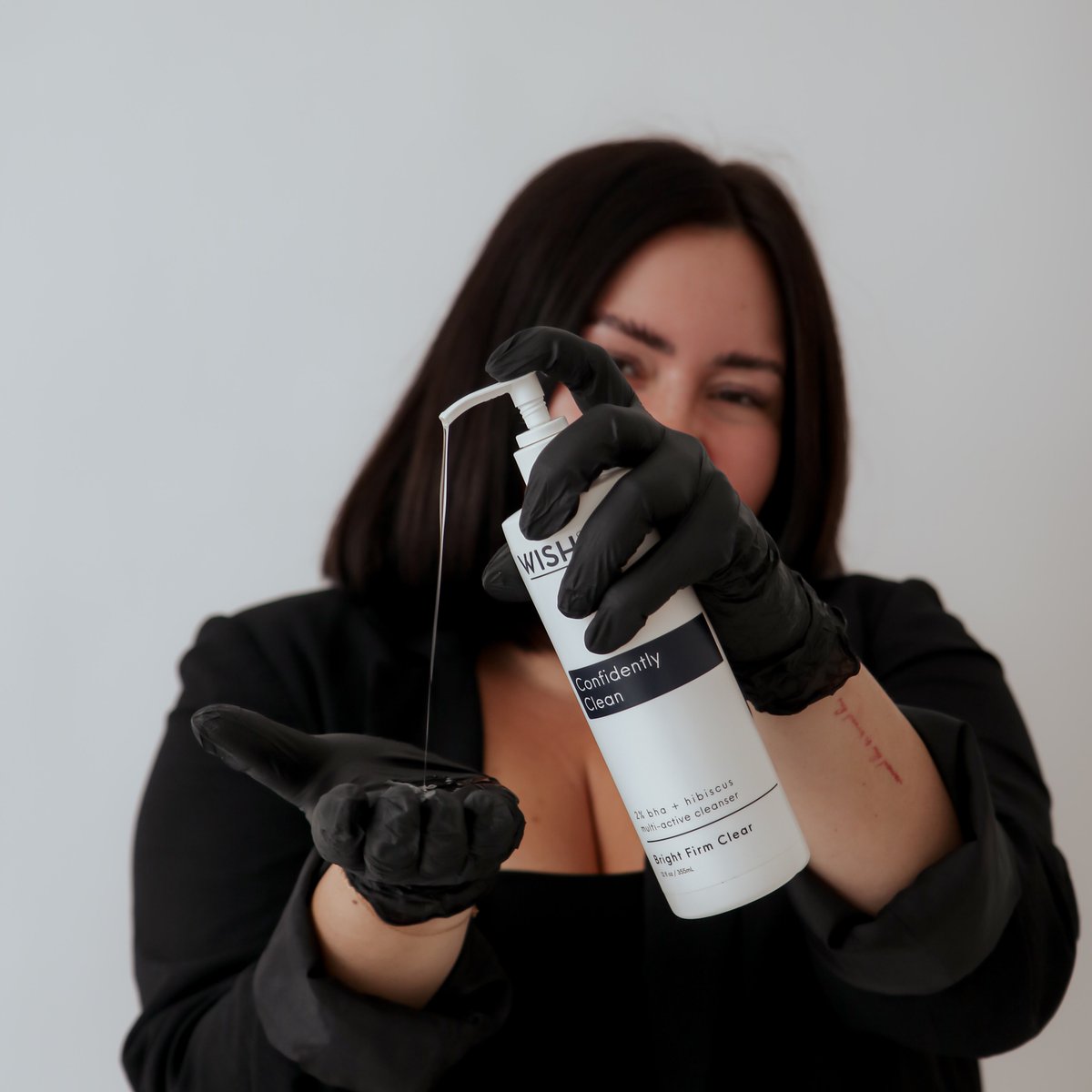JudithSampilo's tweet photo. beths_photography22 
@holistudiosuk with @afterglowbeauty__ 
The place to book your social media upgrade. https://t.co/TU6bVaAdUn