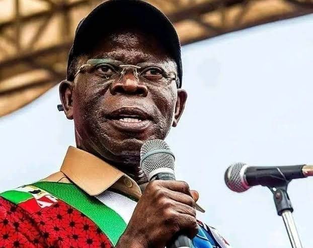 ParallelFacts's tweet photo. “They Use Choppers to Cart Away Gold, Make Billions” — Oshiomhole Alleges Retired Generals Are Behind Illegal Mining in Nigeria https://t.co/BJ1PSsAttj https://t.co/xzFpP5SNh6