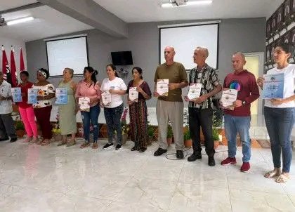 ManuelAgui21532's tweet photo. Felicidades a los trabajadores civiles de las FAR en #Mayabeque
#Cuba https://t.co/gA922j7lKm