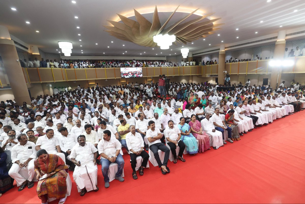 Udhaystalin's tweet photo. கழகத்தலைவர் @mkstalin அவர்களின் தலைமையில் நடைபெற்ற, திராவிட முன்னேற்றக் கழகத்தின் முப்பெரும் விழாவில் அண்ணா அறிவாலயம் - கலைஞர் அரங்கில் இன்று கலந்து கொண்டோம்.

முப்பெரும் விழாவில் விருதுகளைப் பெற்ற அனைவரையும் வாழ்த்தி மகிழ்கிறோம். 

தலைவர் அவர்களின் கரங்களை மென்மேலும் வலுப்படுத்துவோம் - என்றும் களத்தில் நின்று தமிழ்நாட்டு மக்களுக்காக உழைத்திடுவோம்!

#முப்பெரும்_விழா