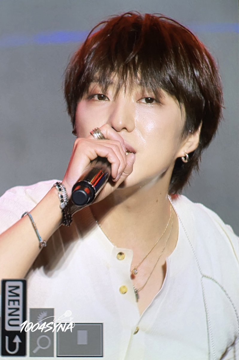 1004syna's tweet photo. 260919 서울청년주간
재킷 벗으니 청순하고...🫶 
#강승윤 #위너 #seungyoon @official_yoon_ https://t.co/QvJrRrkswo