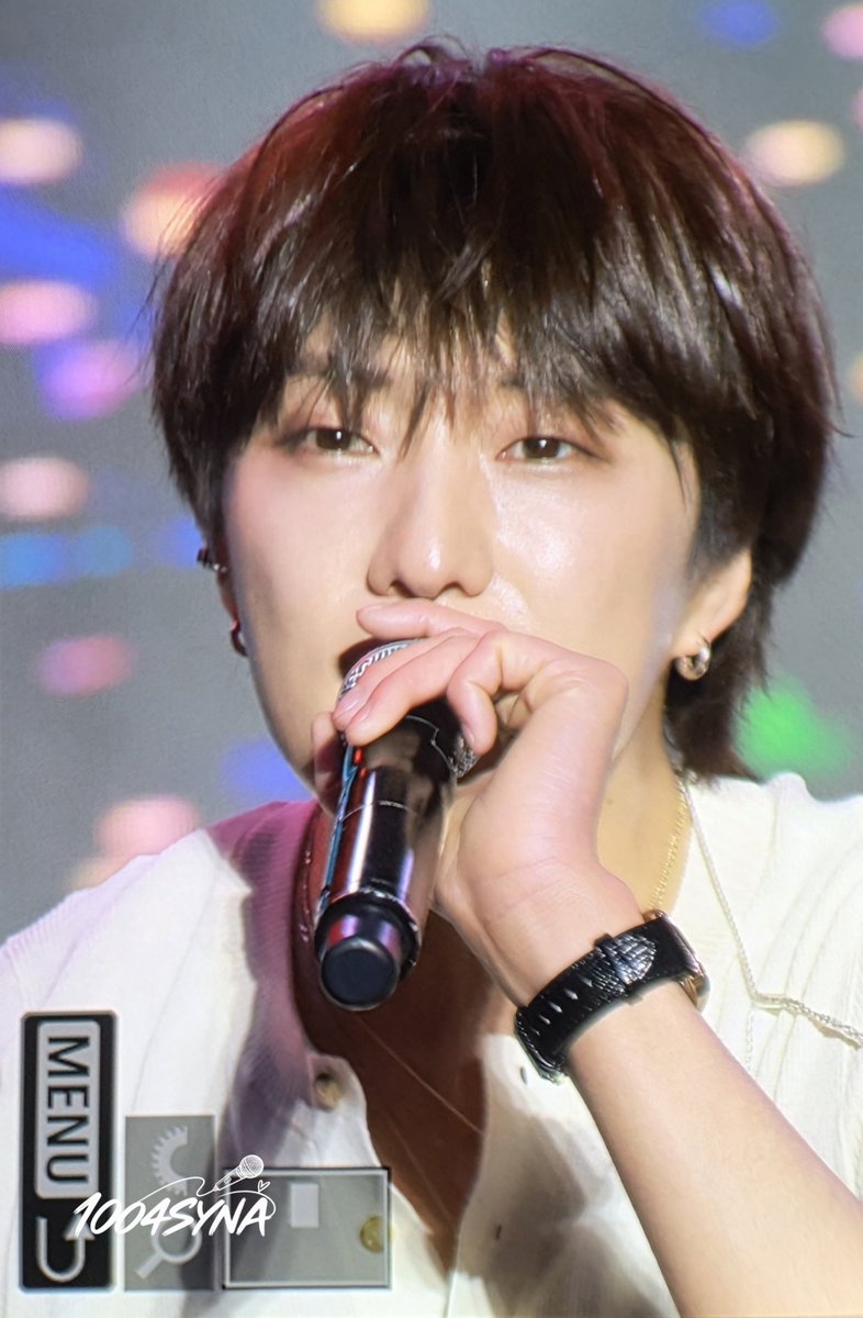 1004syna's tweet photo. 260919 서울청년주간
재킷 벗으니 청순하고...🫶 
#강승윤 #위너 #seungyoon @official_yoon_ https://t.co/QvJrRrkswo