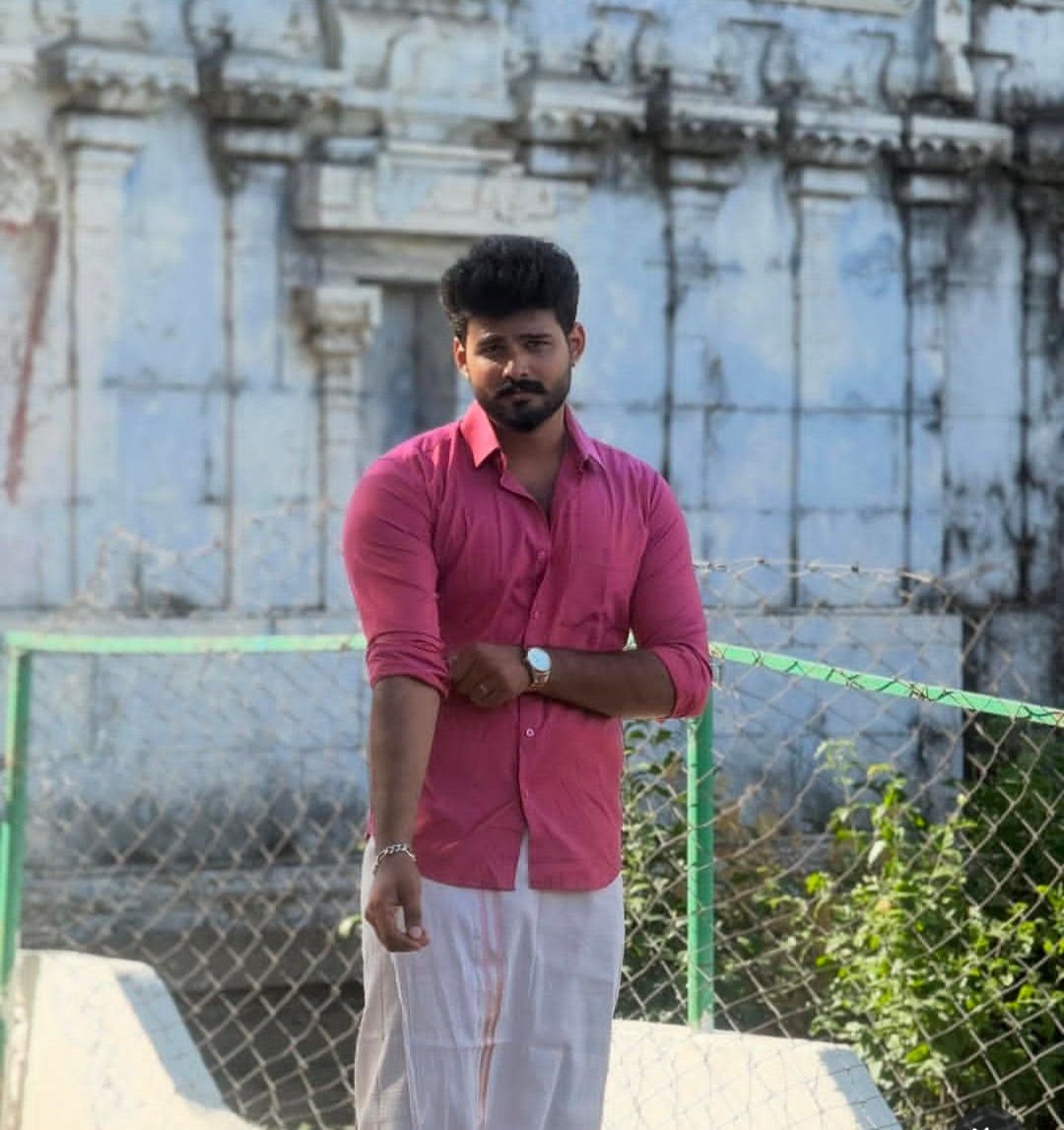 jon8xh0's tweet photo. Dm to get his video 
#shirtless #tamilgays #gays https://t.co/QAEZtlY53a