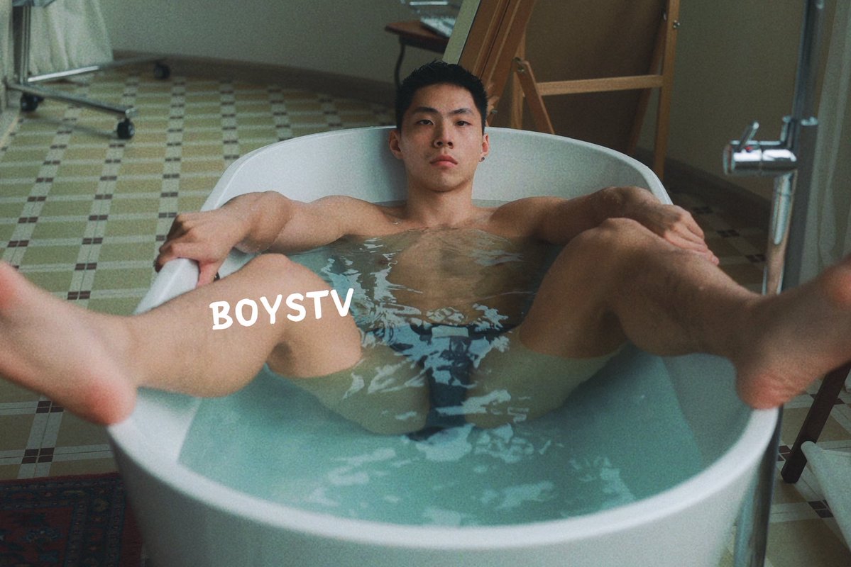 BOYSTV's tweet photo. https://t.co/TY52HnnVew