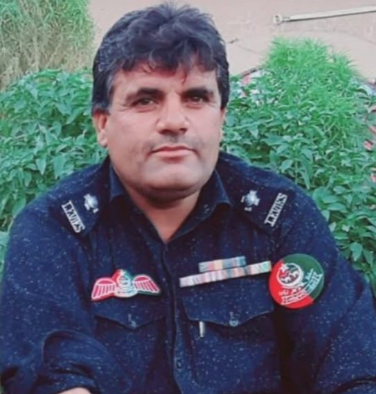 khondai's tweet photo. چاغی بس اسٹینڈ سے مسلح افراد نے پولیس آفسر گل شاہ اغوا کر لیا گیا ہے سیکیورٹی فورسز نے علاقے میں سرچ آپریشن شروع کر دی ہے https://t.co/XHeEzTkpIM