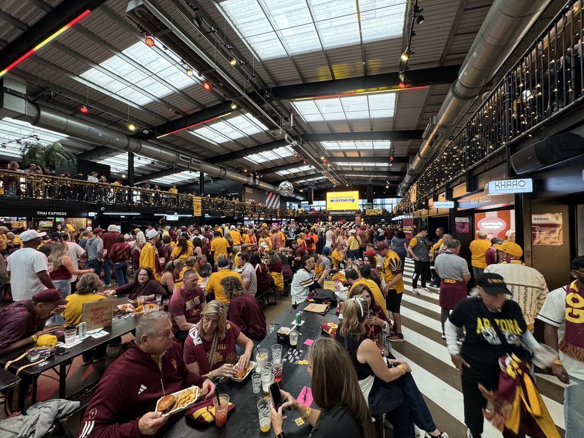 gmuccillo1's tweet photo. Standing room only at Sparky’s Tailgate! thanks @ASU_Alumni https://t.co/bK9YVtISGR