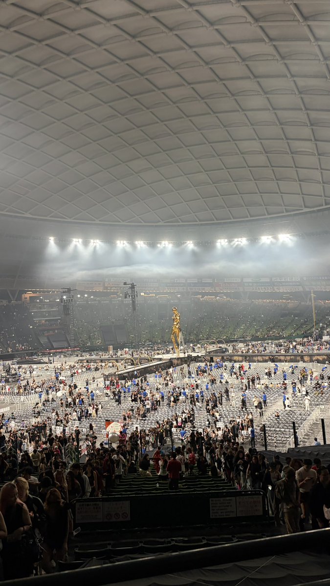 boreeedom's tweet photo. weeknd 今年のベスト！
本物のスーパースターを見た＼(^o^)／ https://t.co/Jz4L0oGGdJ