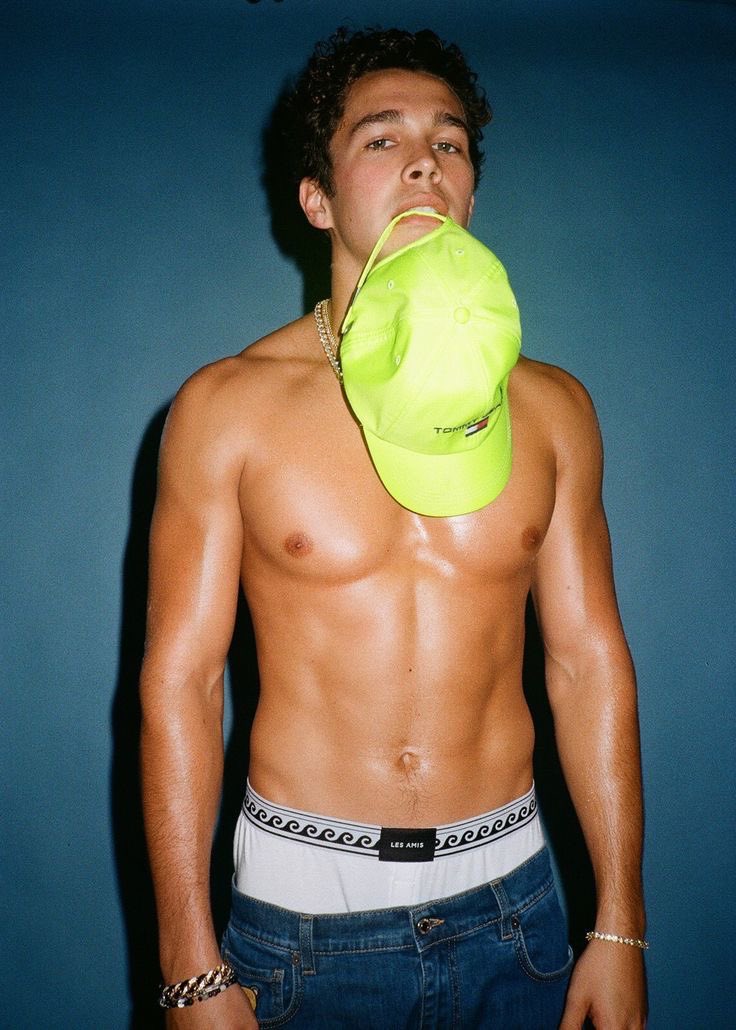 mensframe's tweet photo. austin mahone https://t.co/eS4O1cdeOP