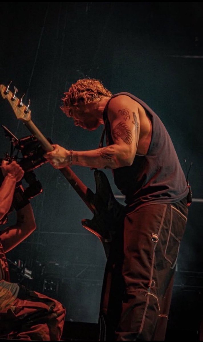 nanalovescake's tweet photo. I love bicep https://t.co/Vhrr1zbiZM