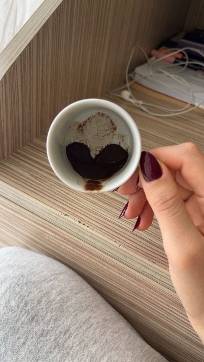 heymabell's tweet photo. Bi ara bütün fallarım aşk zannetmiştim https://t.co/E9YhvqKdBB