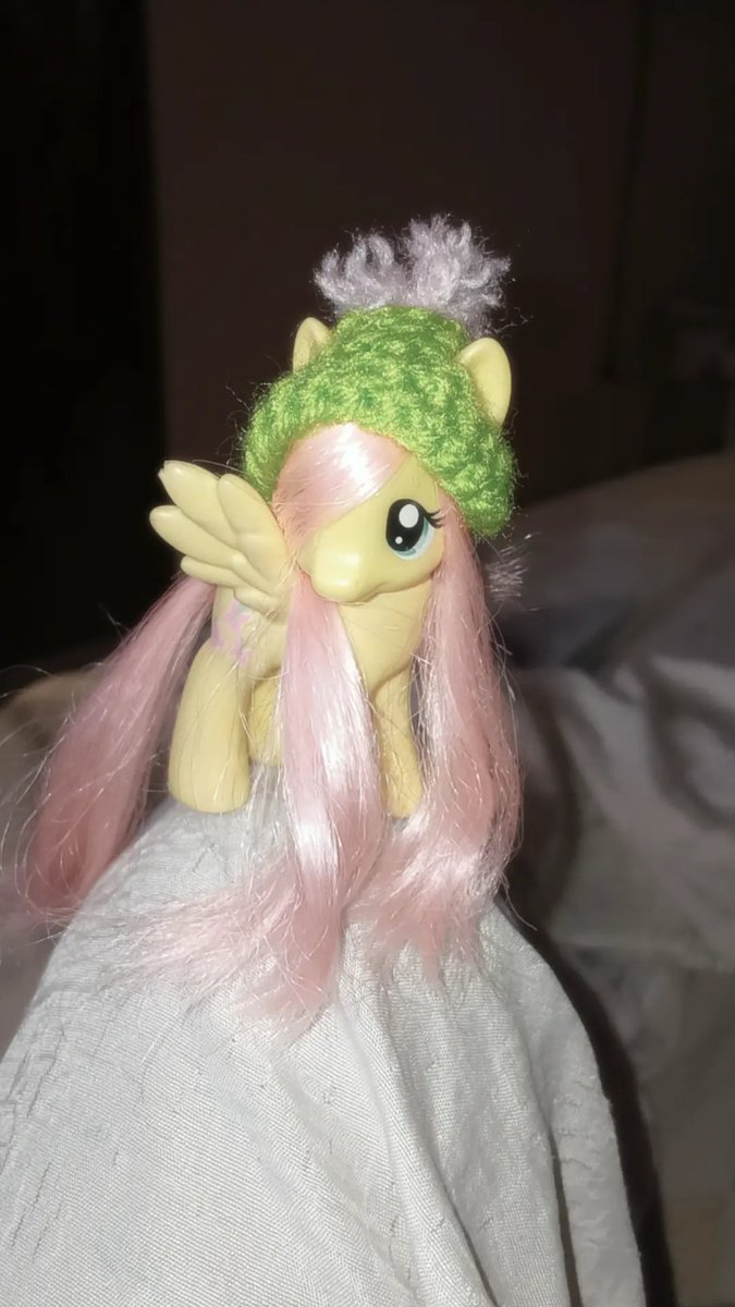 Rolilyss's tweet photo. Mãe fez uma touquinha pra shyzinha <3 https://t.co/Gd05TIOxoK