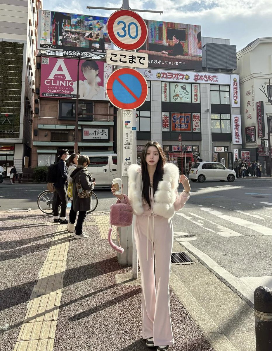 AngiePatte55192's tweet photo. 男性限定。

年上女性から

「今度私とデートしよ☺️」

YES？NO？

理由なしで答えて😂 https://t.co/kwqQAKZ13o