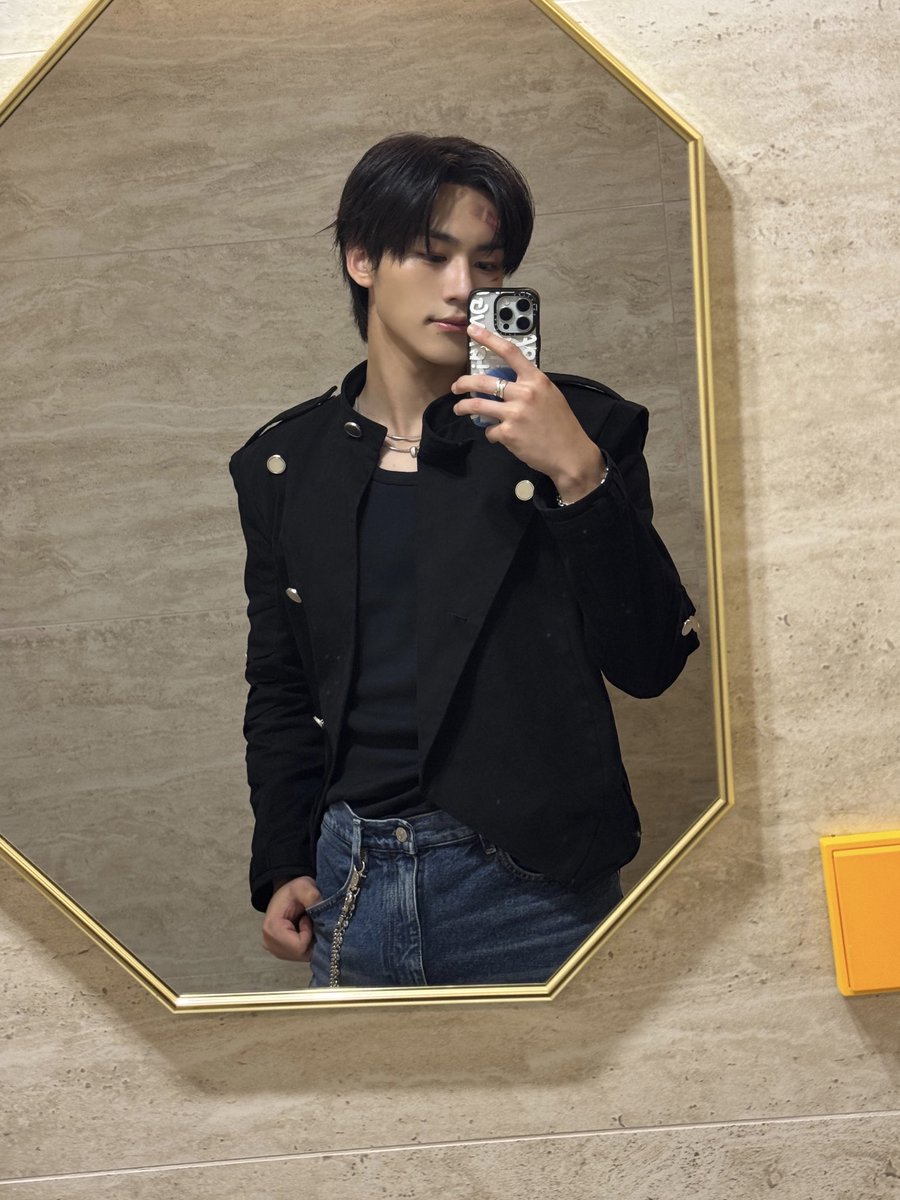 82jerryyy's tweet photo. 오늘 사진이래
존예ㅜ https://t.co/k9LGF9UMCv
