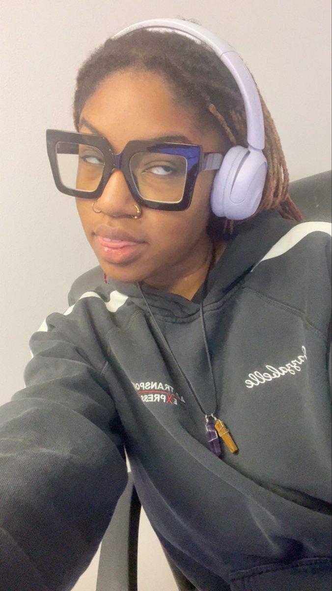 gayanxiousfr's tweet photo. New glasses onna btc 🙂‍↕️ https://t.co/bd4dzHp8aI