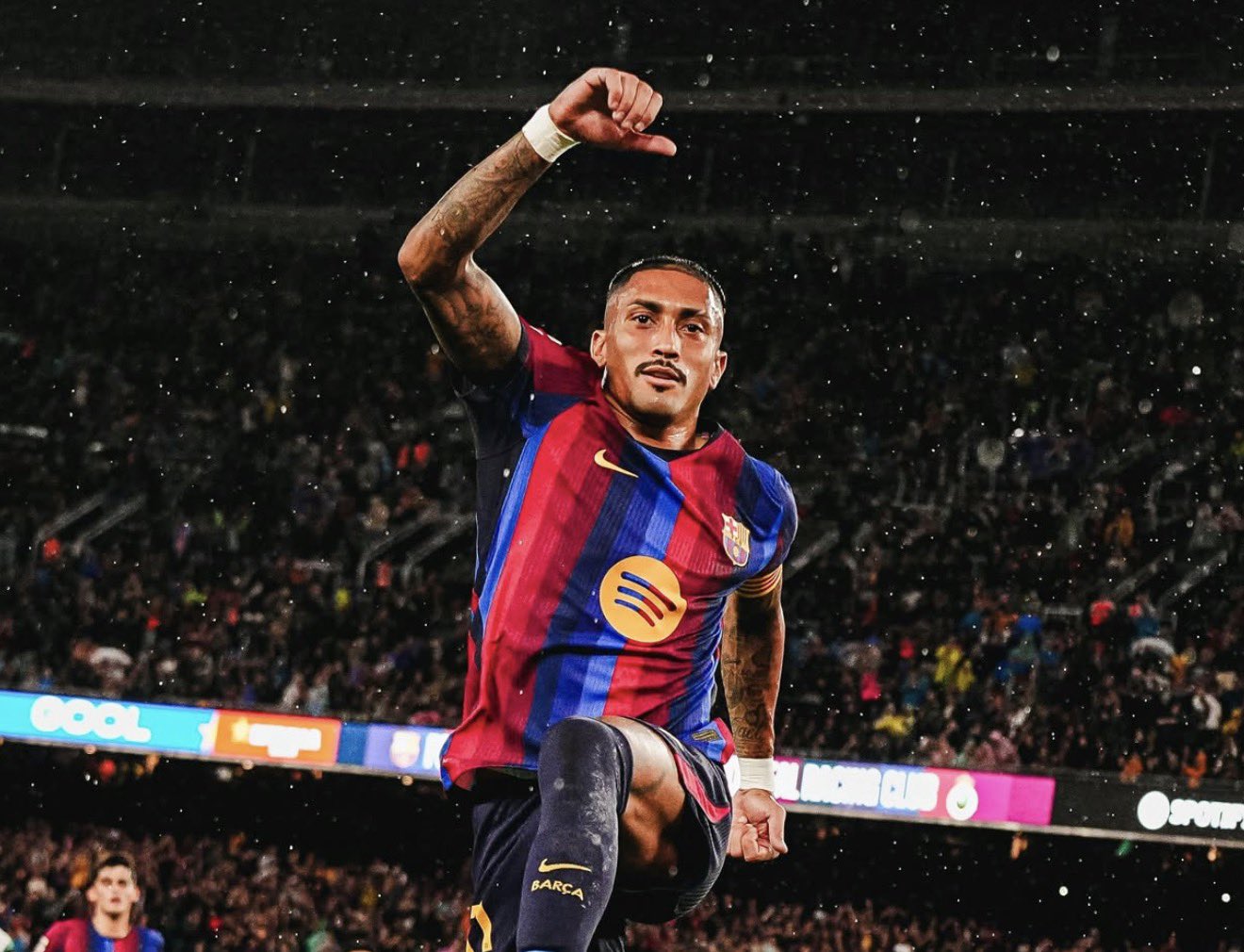Barcelona agree on a new deal with Raphinha