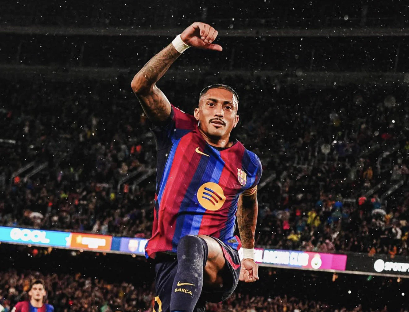 Barcelona agree on a new deal with Raphinha