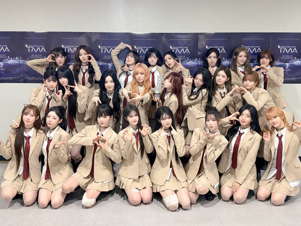 triplescosmos's tweet photo. 내가 WAV였다면 #더팩트뮤직어워즈 는 꼭 보고 싶음
(모든 무대 tripleS가 직접 함🍋👀)
글로벌 핫트렌드 상🏆과 함께 더 벅차올랐던 오늘🎁
WAV 덕분에 행복으로 가득 채운 하루였어요💗

#tripleS #트리플에스 https://t.co/U0VIbXc1ZL