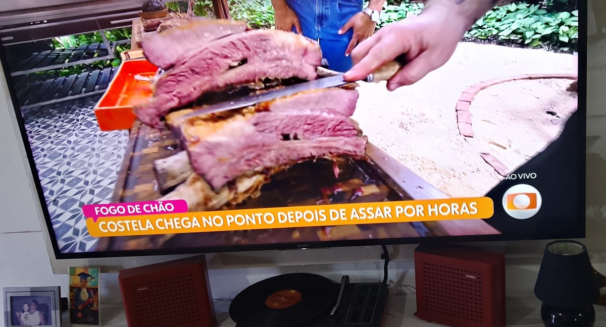 Smloz3's tweet photo. esse eh o tipo de noticia que eu quero ver na televisão https://t.co/Hah4SH3qZW
