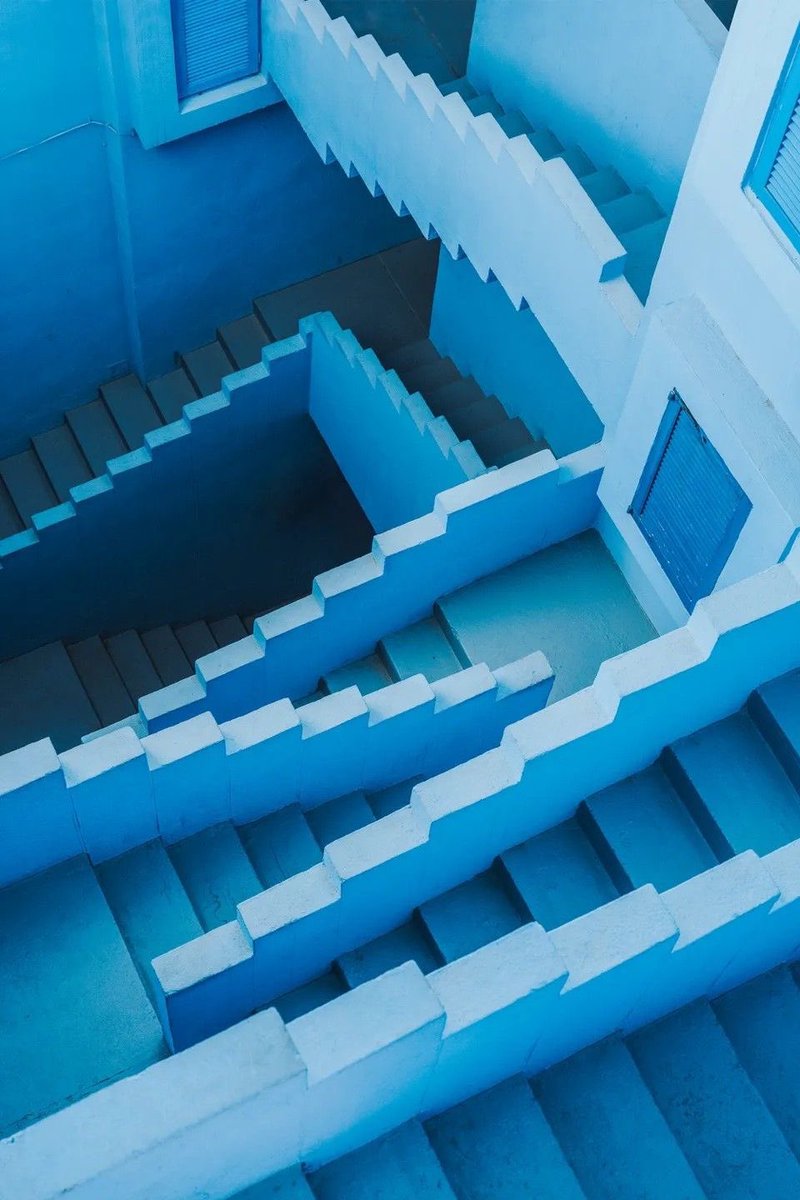 luusssso's tweet photo. The brilliance of the La Muralla Roja housing project by architect Ricardo Bofill 

Completed in 1973 in Calpe, Alicante, Spain https://t.co/AGTm1dsmVB