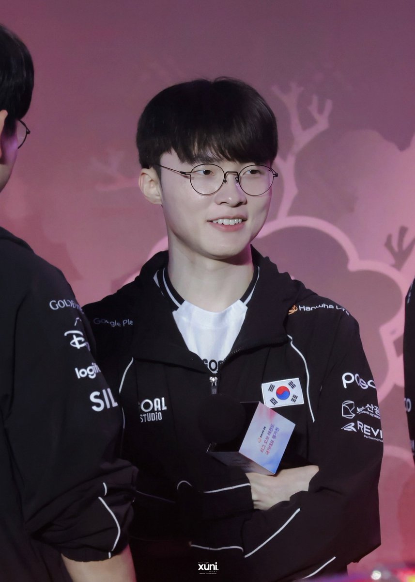 Xuni_T1's tweet photo. 260919

행복한 페냥이 🥰

#Faker #페이커 #이상혁 https://t.co/pKrAEBBk6w